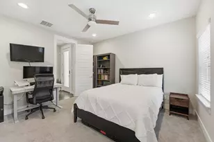 2057 Sherwood Forest St, Houston, TX 77043 - Photo 13