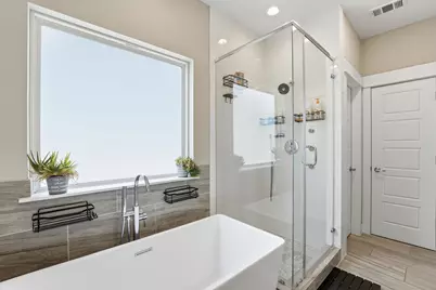 2057 Sherwood Forest Street, Houston, TX 77043 - Photo 19
