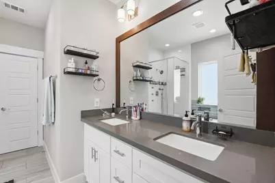 2057 Sherwood Forest Street, Houston, TX 77043 - Photo 17