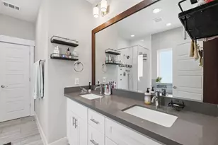 2057 Sherwood Forest St, Houston, TX 77043 - Photo 17