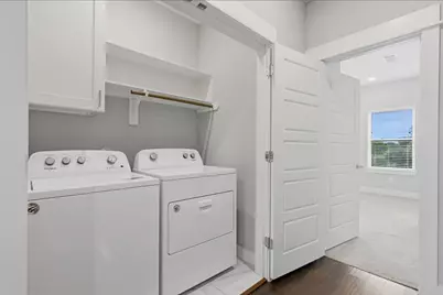 2057 Sherwood Forest Street, Houston, TX 77043 - Photo 27