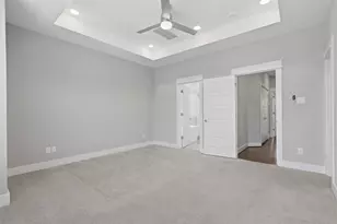 2057 Sherwood Forest St, Houston, TX 77043 - Photo 19