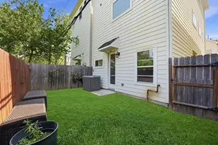 2057 Sherwood Forest St, Houston, TX 77043 - Photo 31