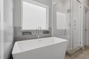2057 Sherwood Forest St, Houston, TX 77043 - Photo 23