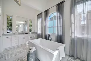 2501 Yupon St, Houston, TX 77006 - Photo 31