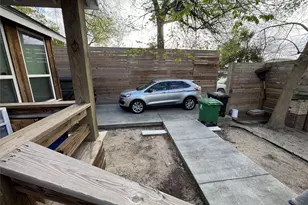 129 Garrotsville St, Houston, TX 77022 - Photo 13