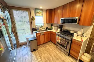 129 Garrotsville St, Houston, TX 77022 - Photo 9