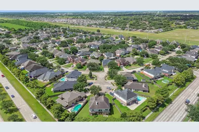 2221 Silvercreek Court, Deer Park, TX 77536 - Photo 9