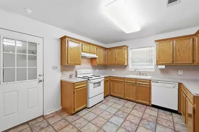 8565 Sunflower Lane, Beaumont, TX 77705 - Photo 15