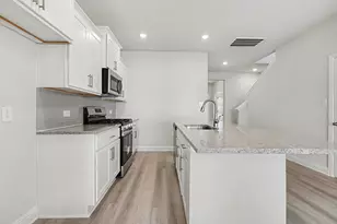 4405 W Bayou Maison Cir, Dickinson, TX 77539 - Photo 7