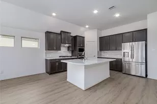 2010 Orchid St, Sugar Land, TX 77498 - Photo 5