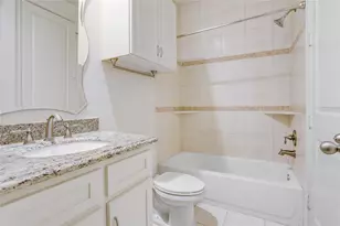 3225 Maxroy St, Houston, TX 77008 - Photo 7