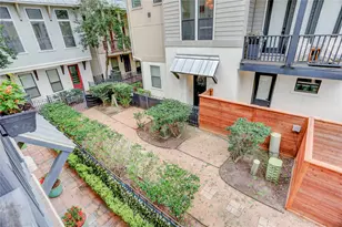 3225 Maxroy St, Houston, TX 77008 - Photo 27