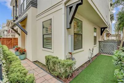 3225 Maxroy Street, Houston, TX 77008 - Photo 3