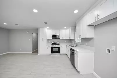 10507 Royal Oaks Drive, Houston, TX 77016 - Photo 19