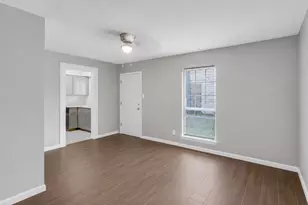 122 E Crosstimbers St, Houston, TX 77022 - Photo 1