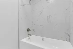 122 E Crosstimbers St, Houston, TX 77022 - Photo 13