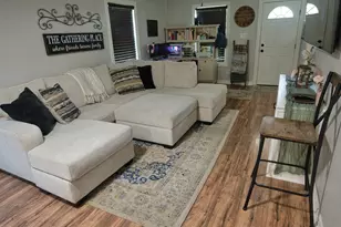 626 S Gray Ave, West Columbia, TX 77486 - Photo 9