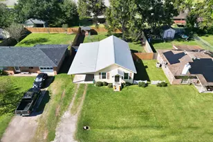 626 S Gray Ave, West Columbia, TX 77486 - Photo 33