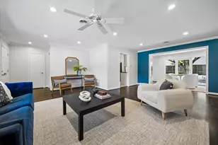 8510 Greenbush St, Houston, TX 77025 - Photo 11
