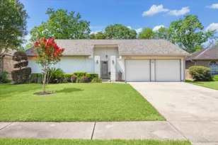 2784 Forest Point Dr, League City, TX 77573 - Photo 1