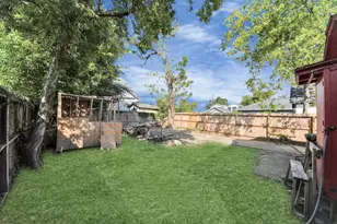 919 E 32nd St, Houston, TX 77022 - Photo 5