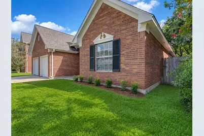14527 Circlewood Way, Houston, TX 77062 - Photo 5