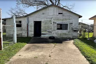 213 E Bernard St, Clute, TX 77531 - Photo 7