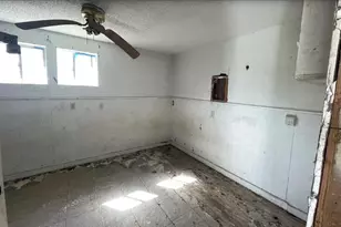213 E Bernard St, Clute, TX 77531 - Photo 19