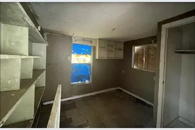 213 E Bernard Street, Clute, TX 77531 - Photo 17