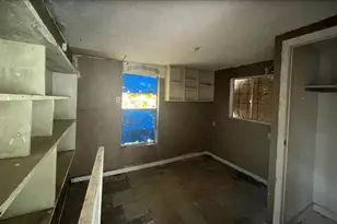 213 E Bernard St, Clute, TX 77531 - Photo 17