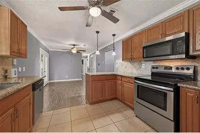 7502 Nightingale Circle, Texas City, TX 77591 - Photo 9