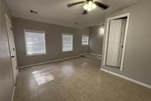 1401 Austin St, La Marque, TX 77568 - Photo 11