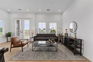 3013 Jensen Spgs Ln, Houston, TX 77026 - Photo 9