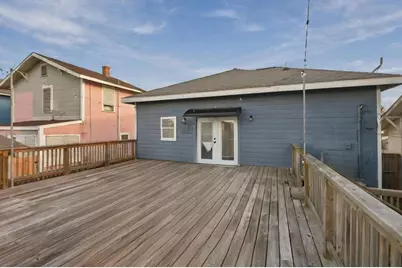 3024 Avenue R 1/2, Galveston, TX 77550 - Photo 25