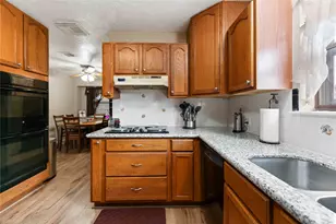 5222 Glenvalley Dr, La Porte, TX 77571 - Photo 11