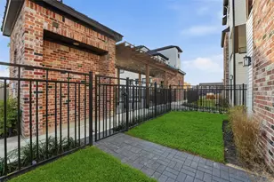 9208 Ft George St, Houston, TX 77063 - Photo 43