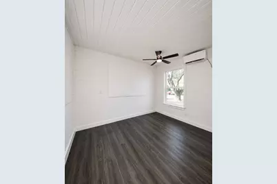 7636 Broadview Drive, Houston, TX 77061 - Photo 9