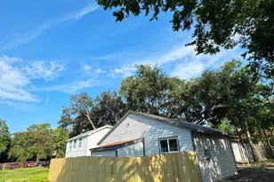 7636 Broadview Dr, Houston, TX 77061 - Photo 17