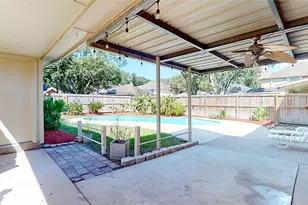 2810 White Oak Ln, Pearland, TX 77584 - Photo 3