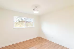 10906 Green Arbor Dr, Houston, TX 77089 - Photo 21