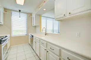 14655 Champion Forest Dr, Houston, TX 77069 - Photo 13