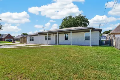 3601 17th Street N, Texas City, TX 77590 - Photo 5