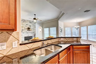30 N Scribewood Circle, The Woodlands, TX 77382 - Photo 9