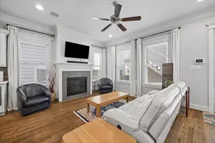 218 E 27th St, Houston, TX 77008 - Photo 13