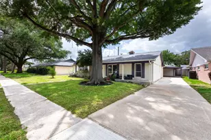 5623 Dumfries Dr, Houston, TX 77096 - Photo 3