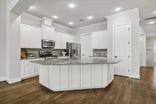 1704 Oak Leaf Pass Dr, Houston, TX 77055 - Photo 15