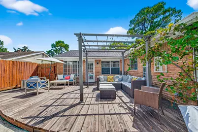 9402 Meadowcroft Drive, Houston, TX 77063 - Photo 39