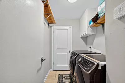 9402 Meadowcroft Drive, Houston, TX 77063 - Photo 21