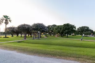 511 Commerce St, Palacios, TX 77465 - Photo 31